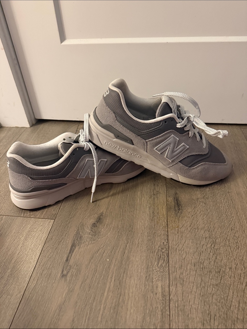 New Balance 997H Light Grey Mesh and Suede Sneakers - Picture 6 of 7
